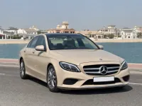Mercedes-Benz C-Class — الأمام