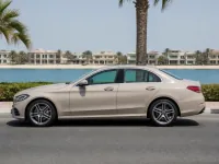 Mercedes-Benz C-Class — الجانب
