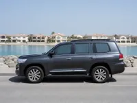 Toyota Land Cruiser — الجانب