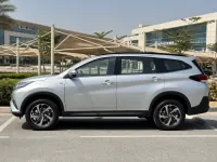 Toyota Rush — сбоку