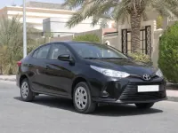 Toyota Yaris — सामने