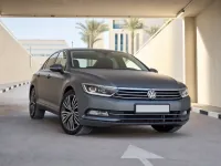 Volkswagen Passat — सामने
