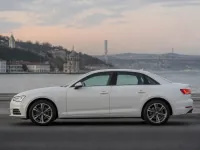 Audi A4 — side