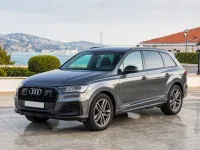 Audi Q7 — front