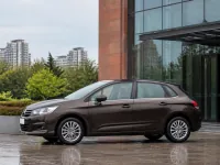Citroën C4 — side