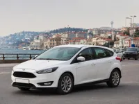 Ford Focus — front