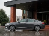 Ford Mondeo — side