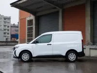 Ford Tourneo Courier — side