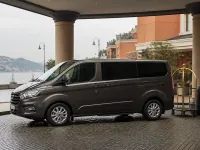 Ford Tourneo Custom — side