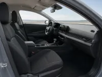 Hyundai Elantra — interior