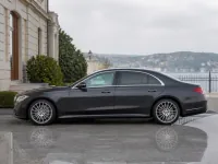 Mercedes-Benz S-Class — side