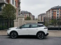 Peugeot 2008 — side