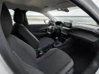 Peugeot 208 — interior