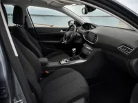 Peugeot 308 — interior