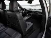 Porsche Macan — interior