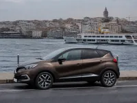 Renault Captur — side