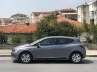 Renault Clio — side