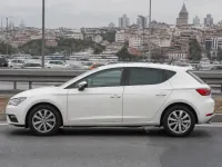 Seat Leon — side
