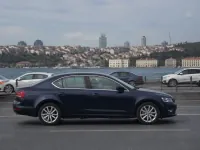 Škoda Octavia — side