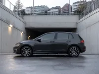Volkswagen Golf — side