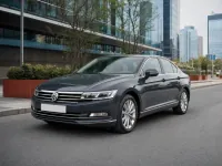 Volkswagen Passat — front