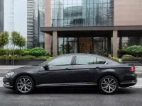 Volkswagen Passat — side