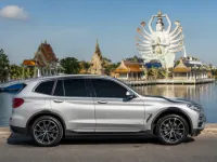BMW X3 — seitlich