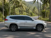 Mitsubishi Pajero Sport — ด้านข้าง