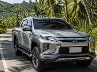 Mitsubishi Triton — 正面