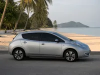 Nissan Leaf — side