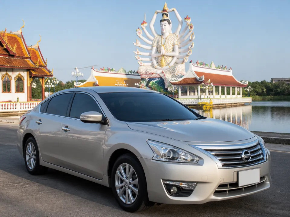 Nissan Teana — รถเช่าเกาะสมุย