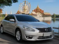 Nissan Teana — front