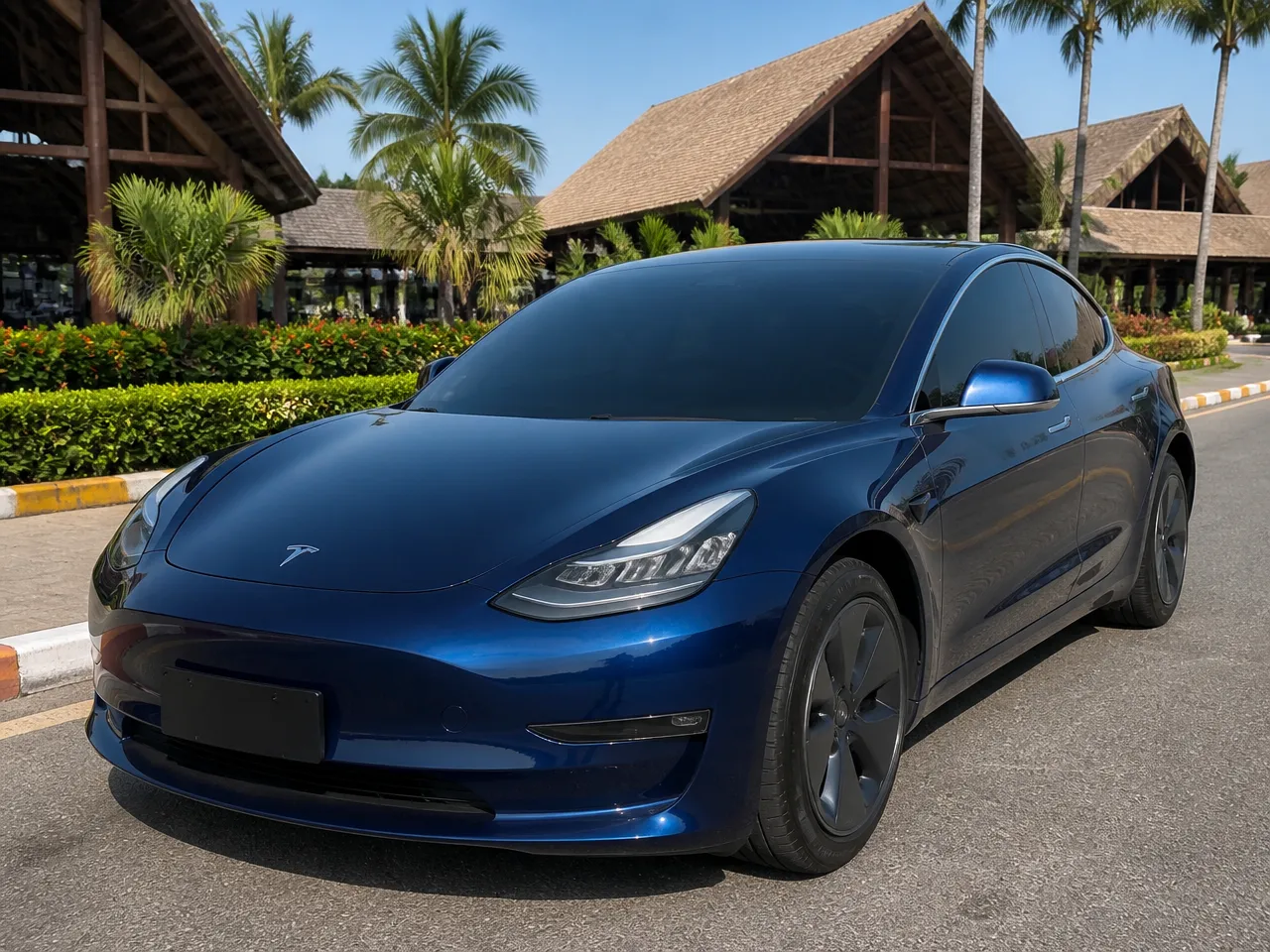Tesla Model 3 — спереди