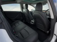 Tesla Model 3 — intérieur