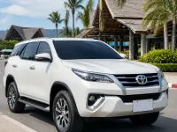 Toyota Fortuner — ด้านหน้า