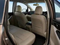 Toyota Innova — 内饰