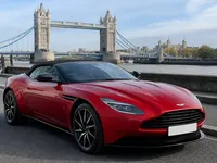 Aston Martin DB11 Volante — vorn