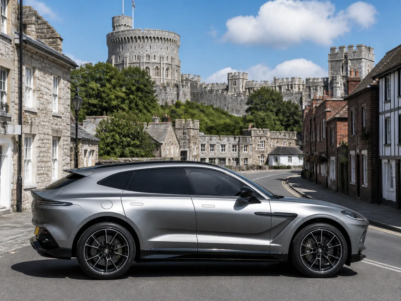 Aston Martin DBX707 — laterale