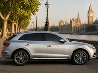 Audi Q5 — 侧面
