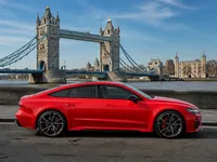 Audi RS7 — الجانب