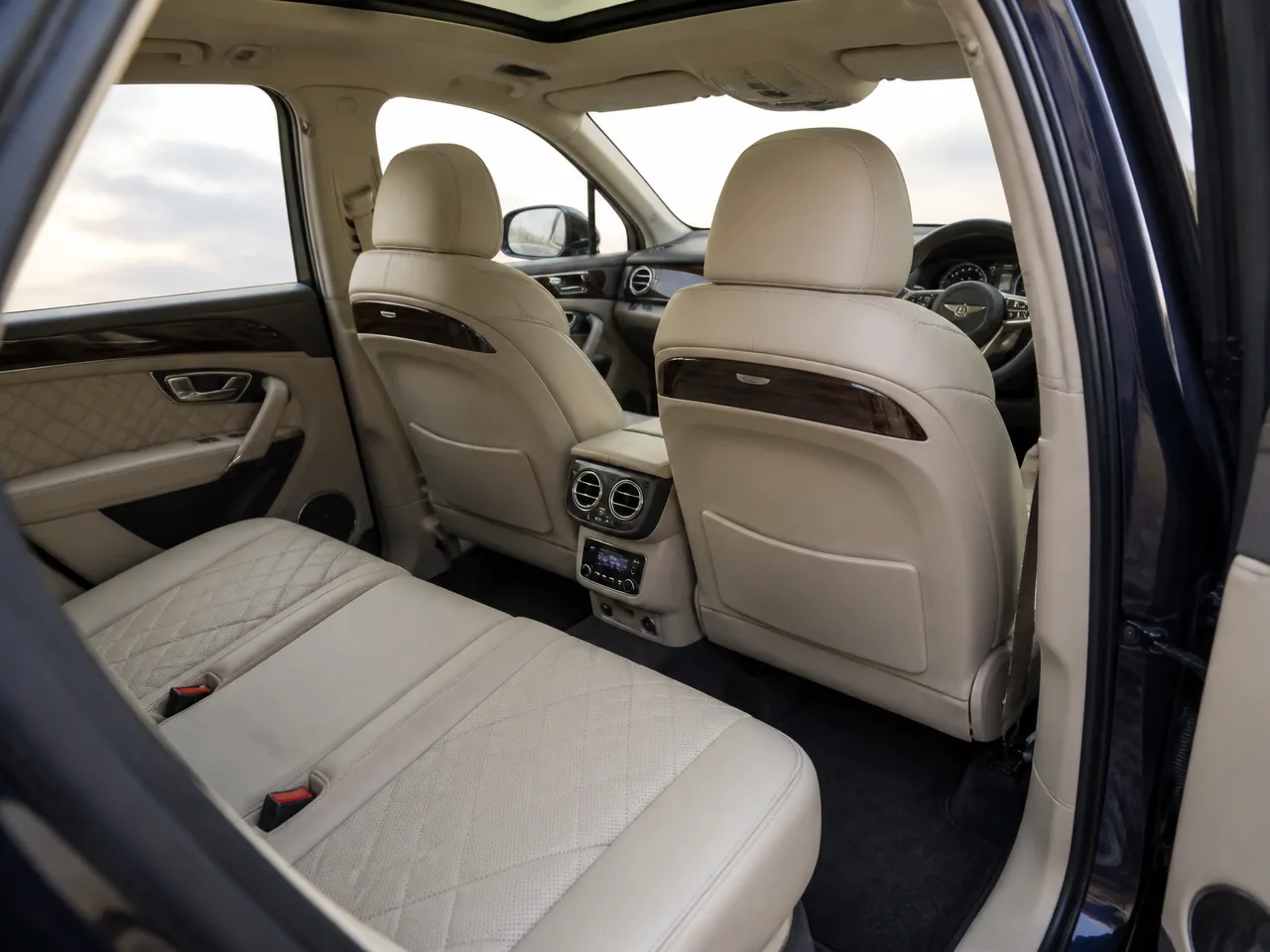 Bentley Bentayga — פנים
