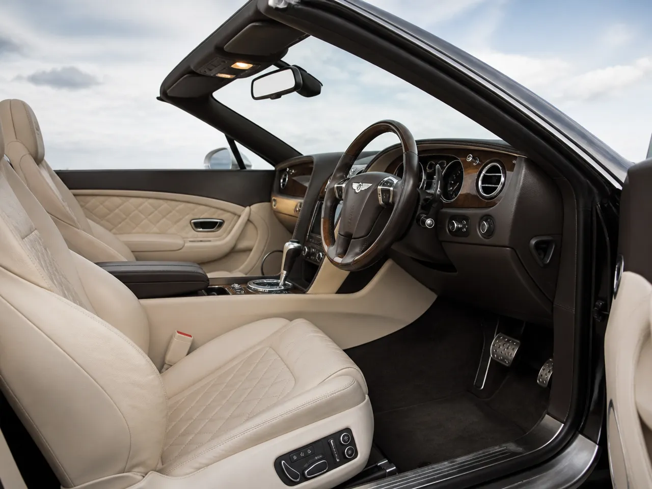 Bentley Continental GT Convertible — interior