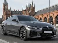 BMW i4 — 正面