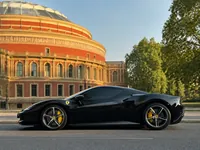 Ferrari 296 GTB — 侧面