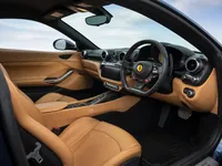 Ferrari Portofino — المقصورة الداخلية