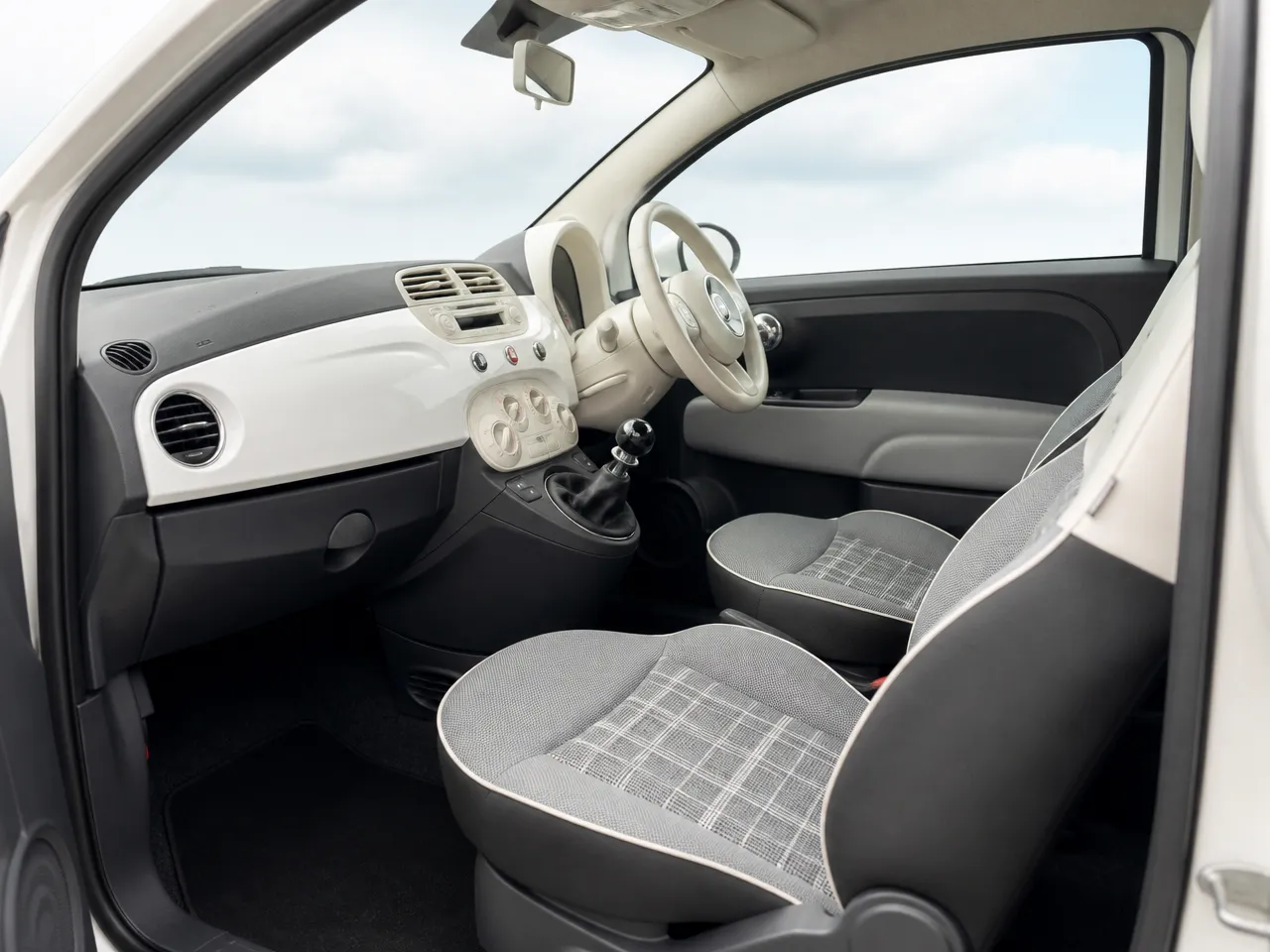 Fiat 500 — interni