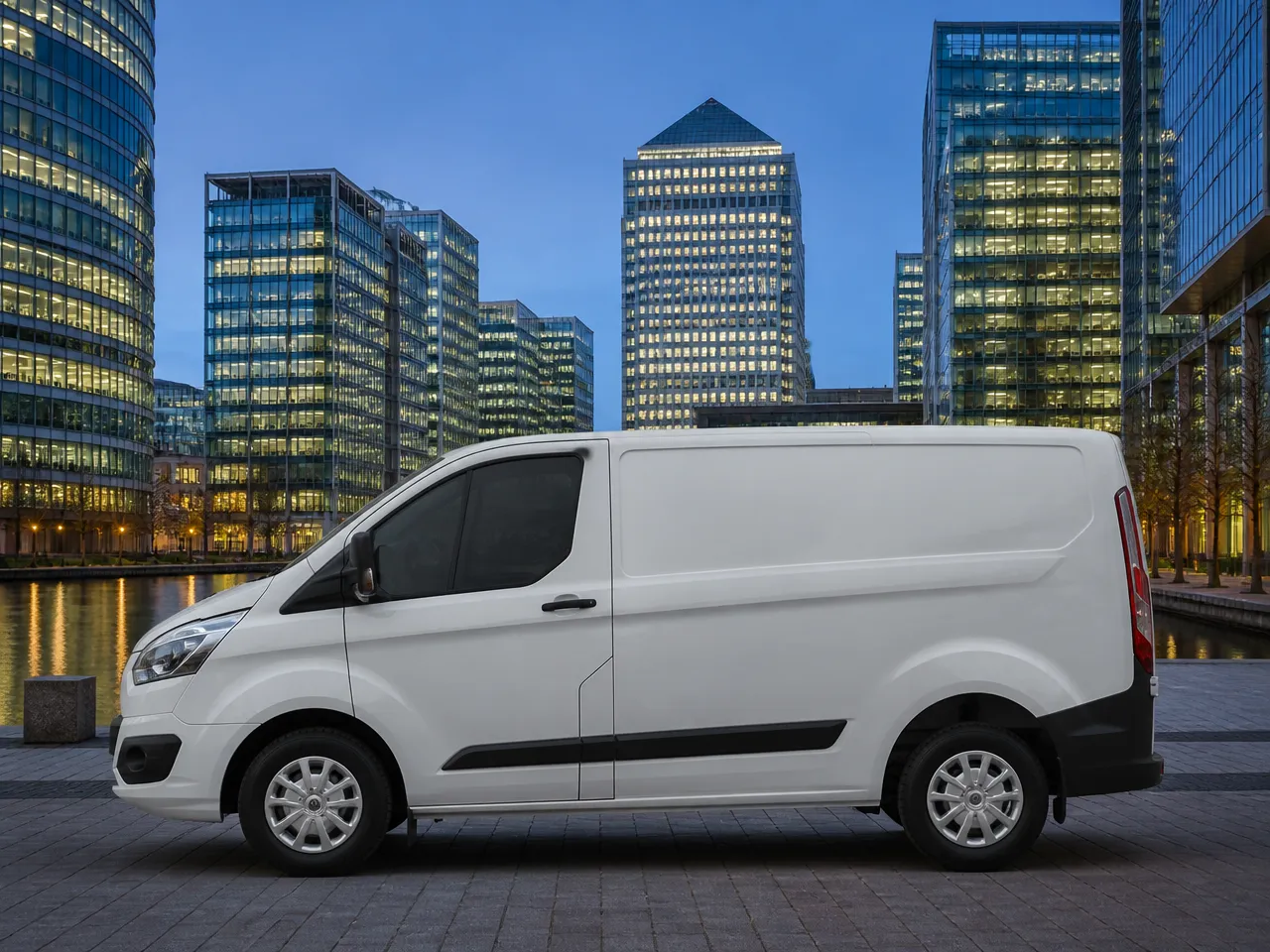 Ford Transit Cargo — сбоку