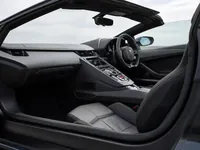 Lamborghini Aventador Roadster — iç mekân