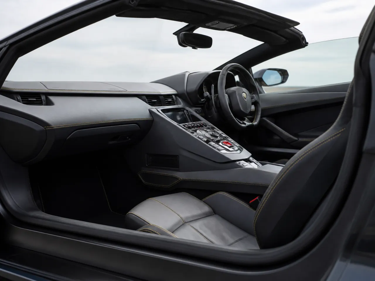 Lamborghini Aventador Roadster — iç mekân