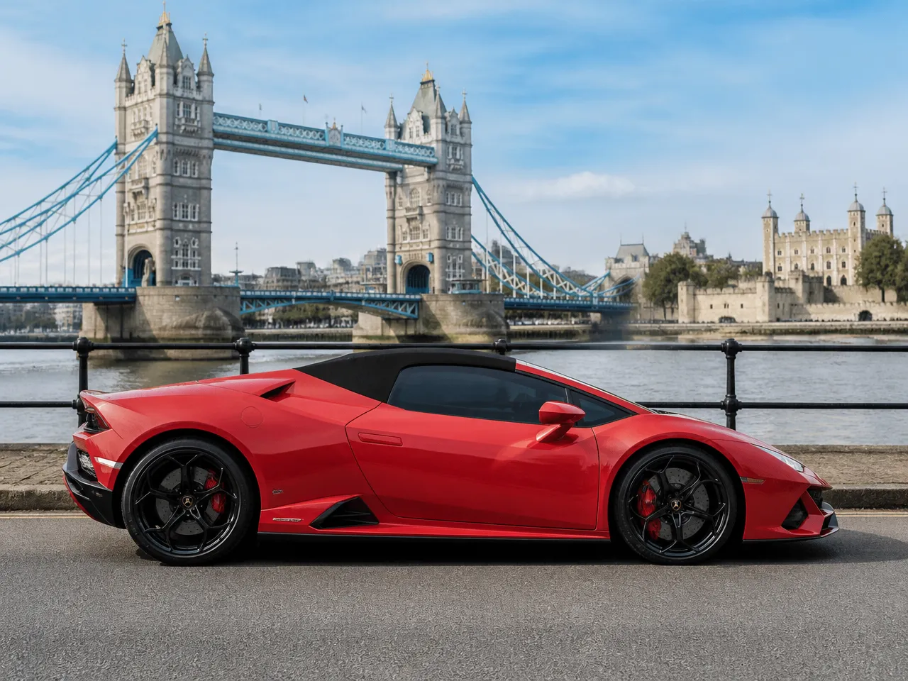 Lamborghini Huracan Evo Spyder — сбоку